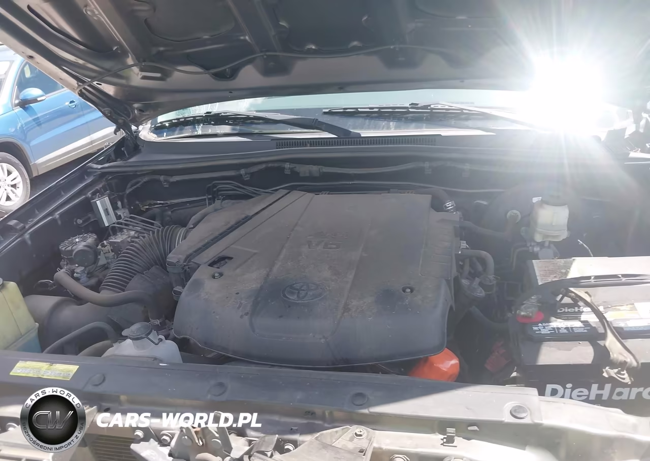 2014 Toyota Tacoma Base V6 VIN:5TFMU4FN3EX025733 - 10