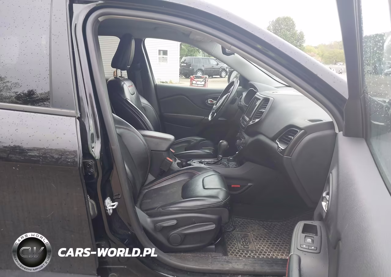 2019 Jeep Cherokee Trailhawk 4X4 VIN:1C4PJMBX5KD397584 - 5