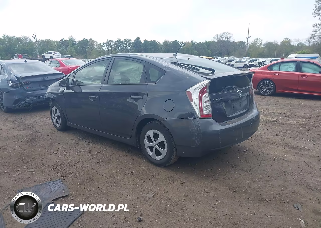 2015 Toyota Prius Two VIN:JTDKN3DU1F0429178 - 3