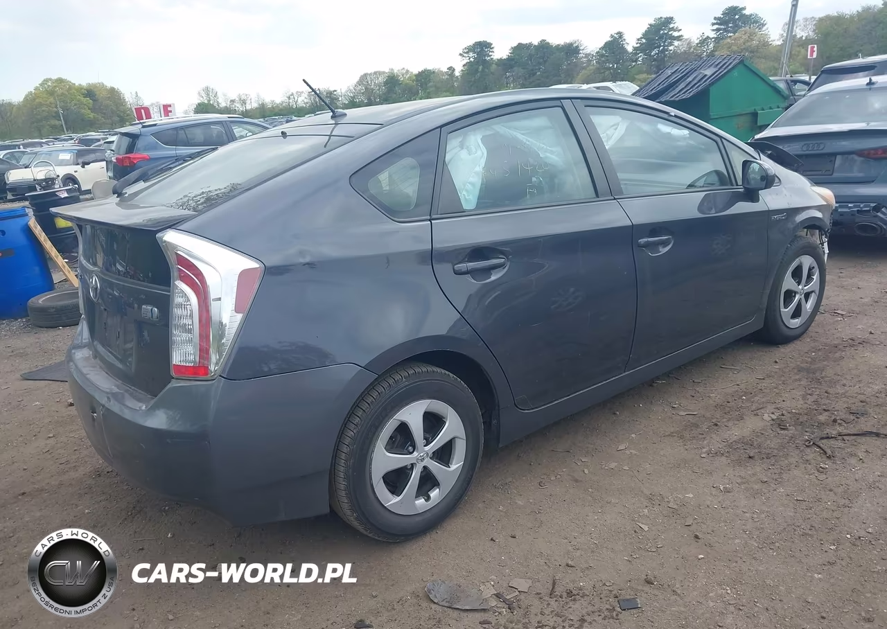 2015 Toyota Prius Two VIN:JTDKN3DU1F0429178 - 4