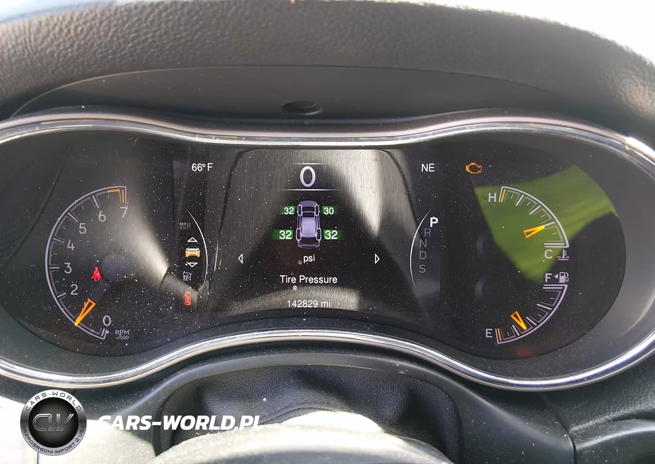 2014 Jeep Grand Cherokee Laredo VIN:1C4RJFAG1EC310084 - 7