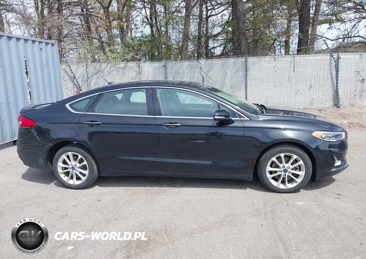 2019 Ford Fusion Energi Titanium VIN:3FA6P0SU3KR212423 - 13