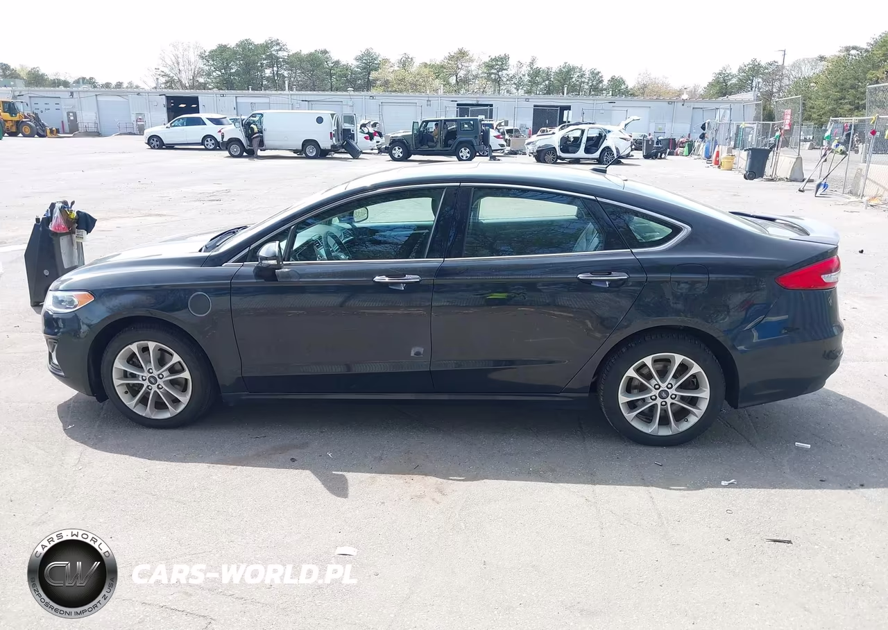 2019 Ford Fusion Energi Titanium VIN:3FA6P0SU3KR212423 - 14