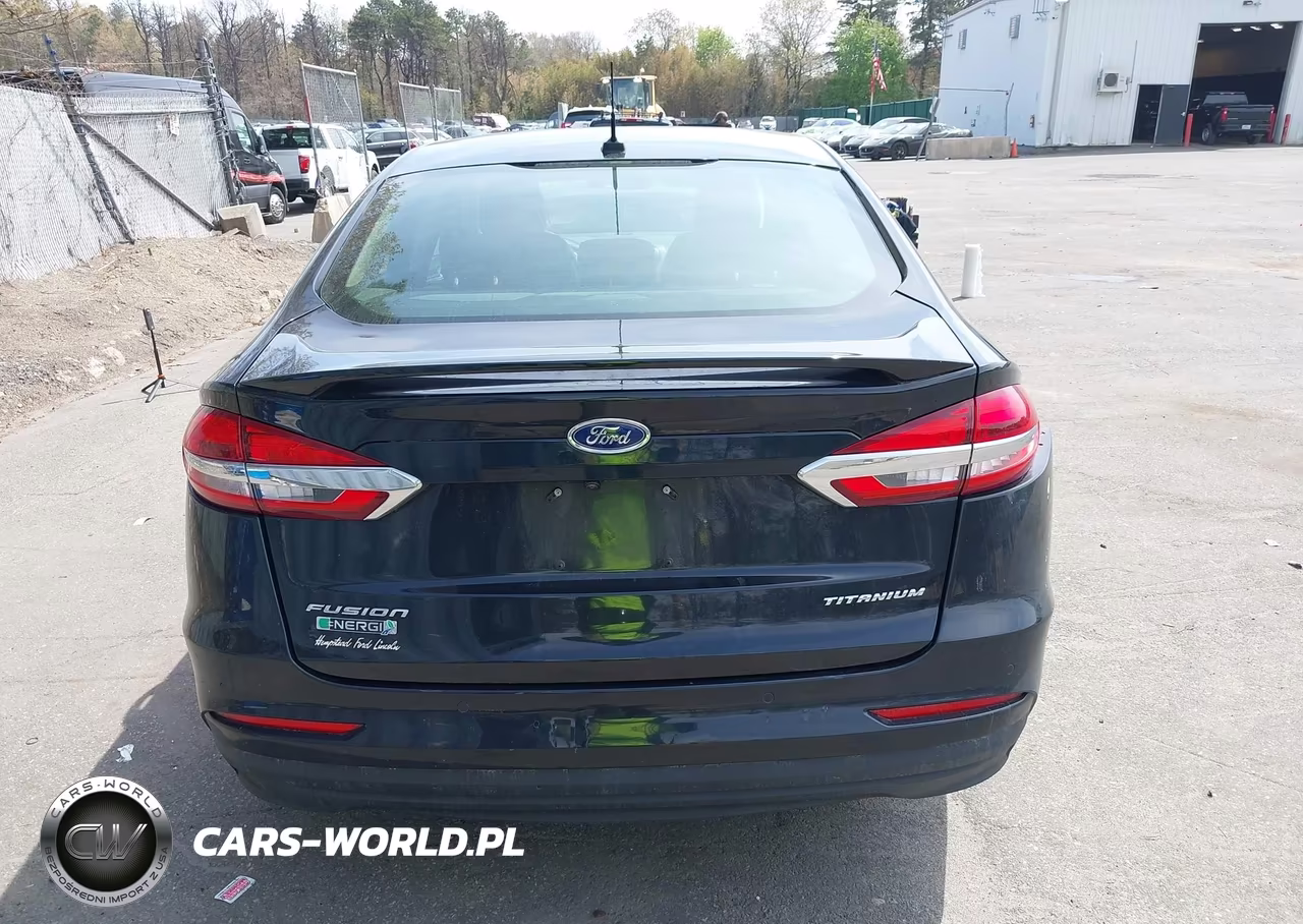 2019 Ford Fusion Energi Titanium VIN:3FA6P0SU3KR212423 - 16