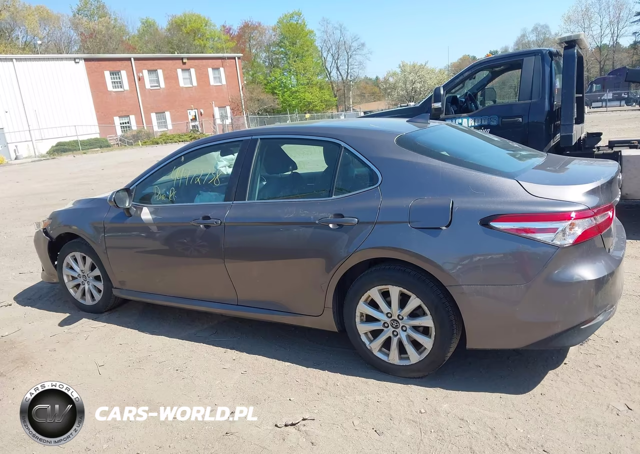 2019 Toyota Camry Le VIN:4T1B11HK0KU680216 - 14