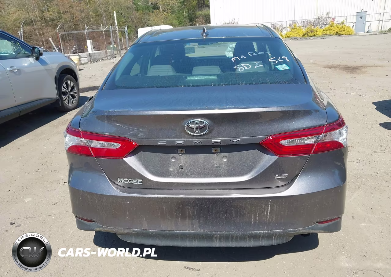 2019 Toyota Camry Le VIN:4T1B11HK0KU680216 - 16