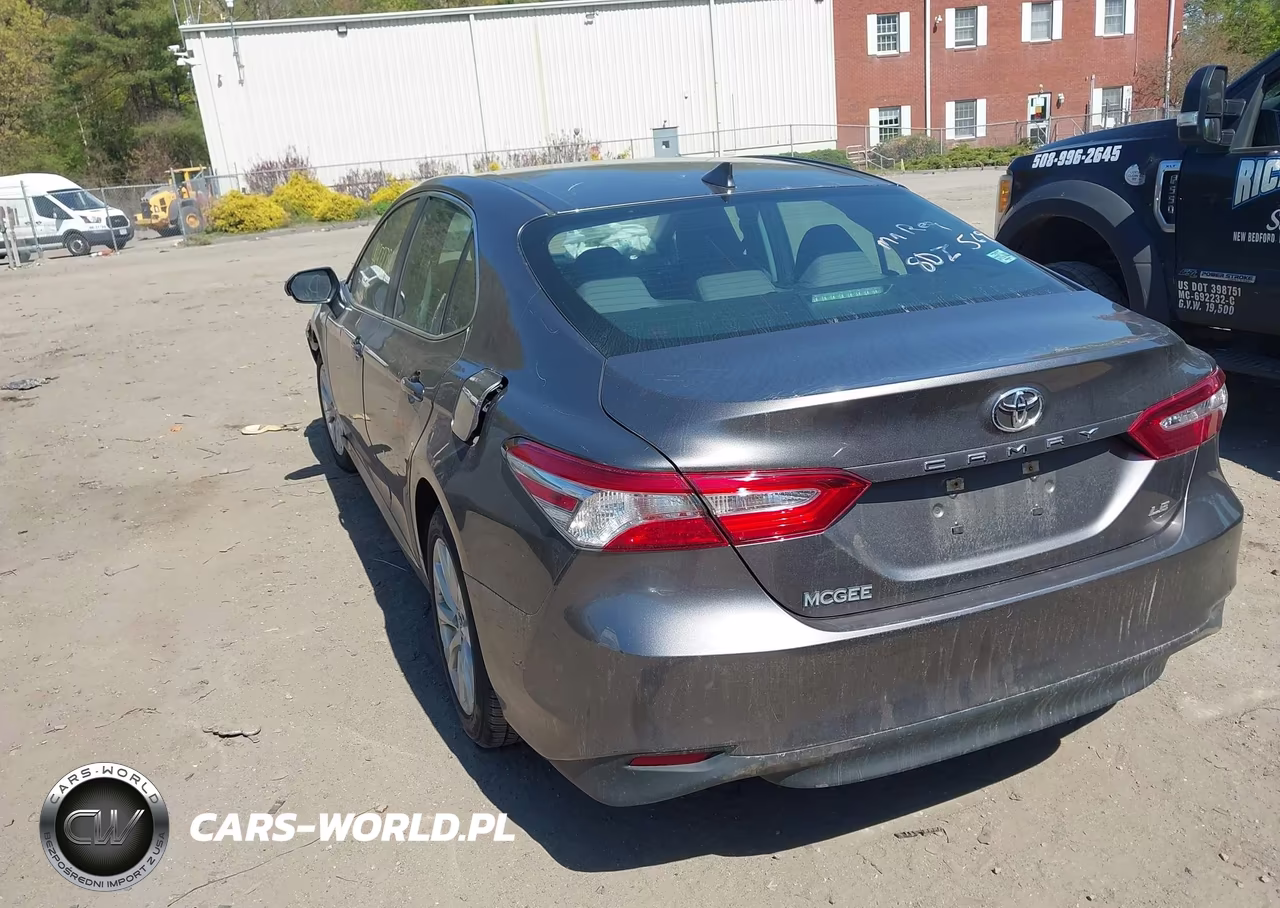 2019 Toyota Camry Le VIN:4T1B11HK0KU680216 - 3