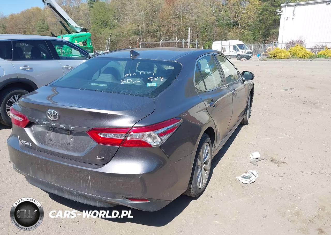 2019 Toyota Camry Le VIN:4T1B11HK0KU680216 - 4