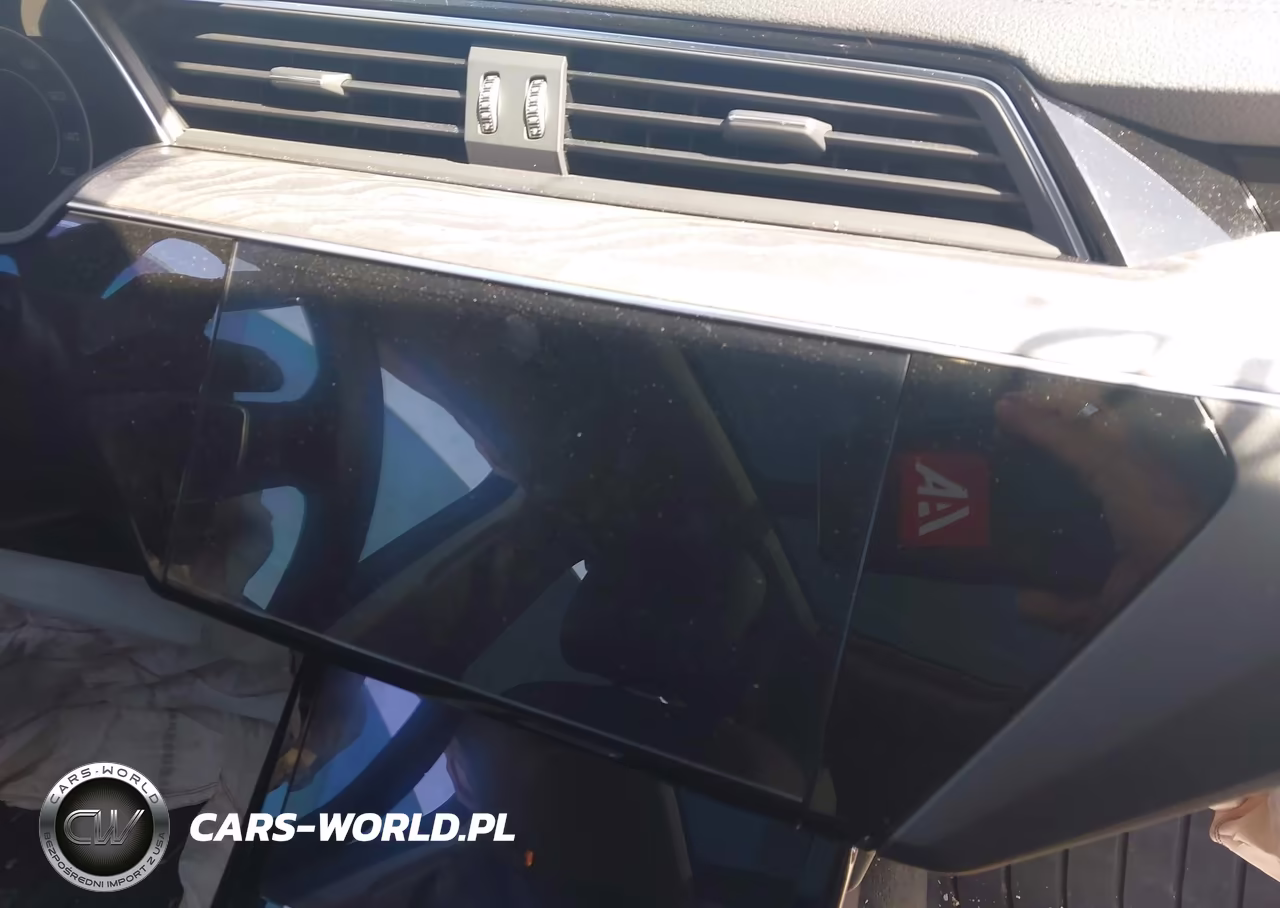 2021 Audi E-Tron Premium Quattro VIN:WA1AAAGE8MB025564 - 18