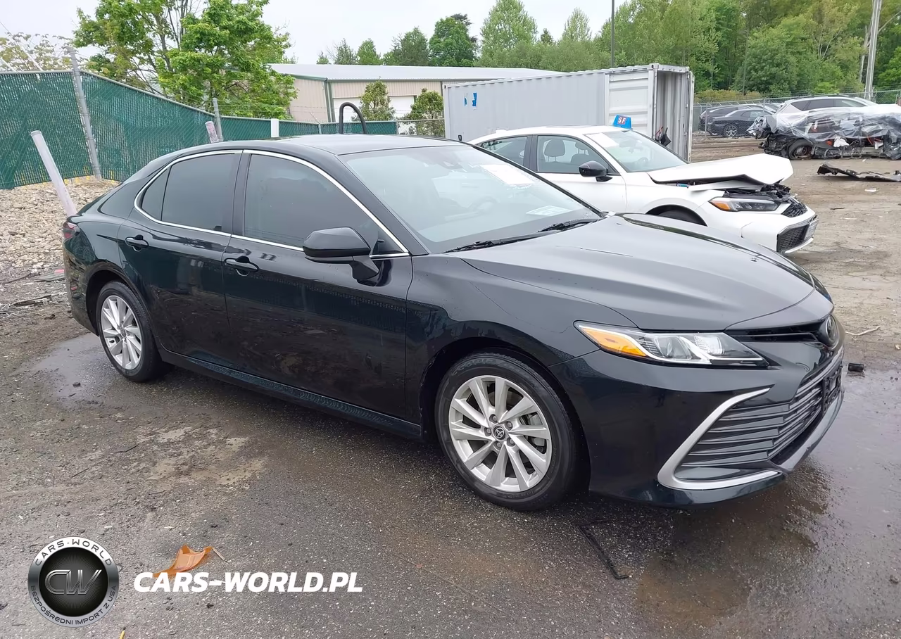 2023 Toyota Camry Le – zdjęcie 1 z 16