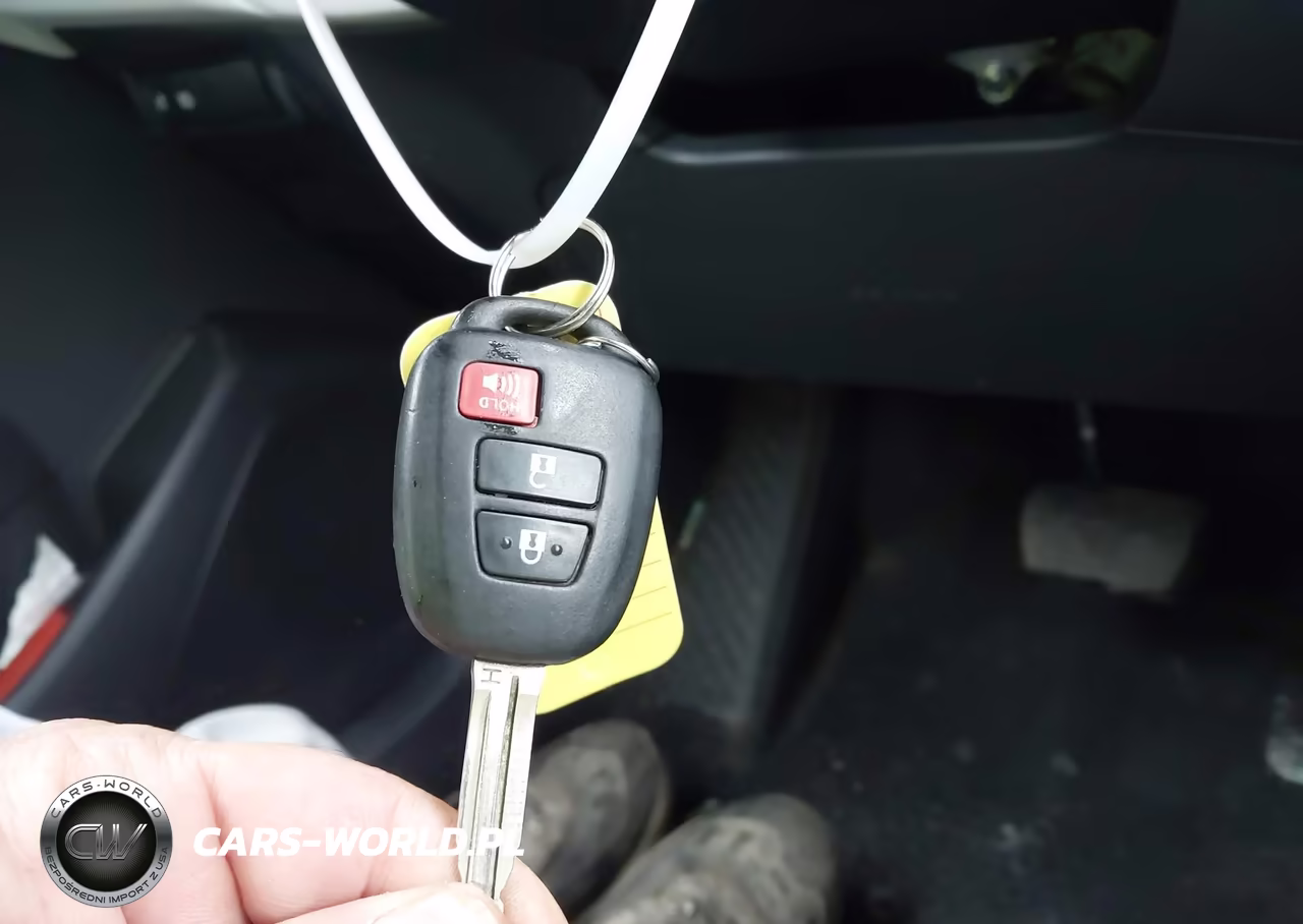 2024 Toyota Corolla Cross L VIN:7MUAAAAG9RV072835 - 11