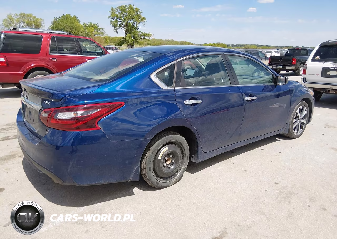 2017 Nissan Altima 2.5 Sr VIN:1N4AL3AP5HC240167 - 4