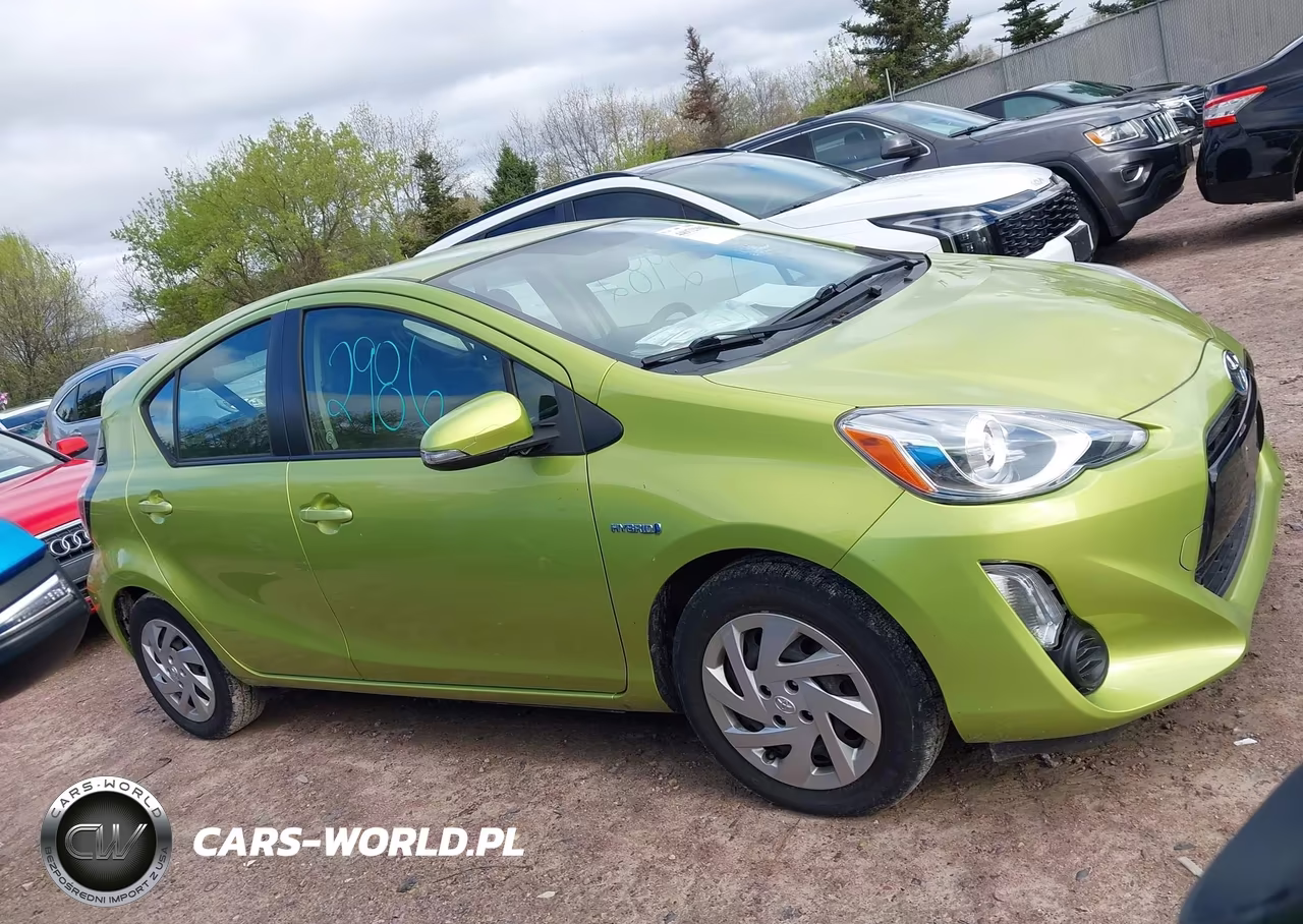 2015 Toyota Prius C Three VIN:JTDKDTB35F1089928 - 14