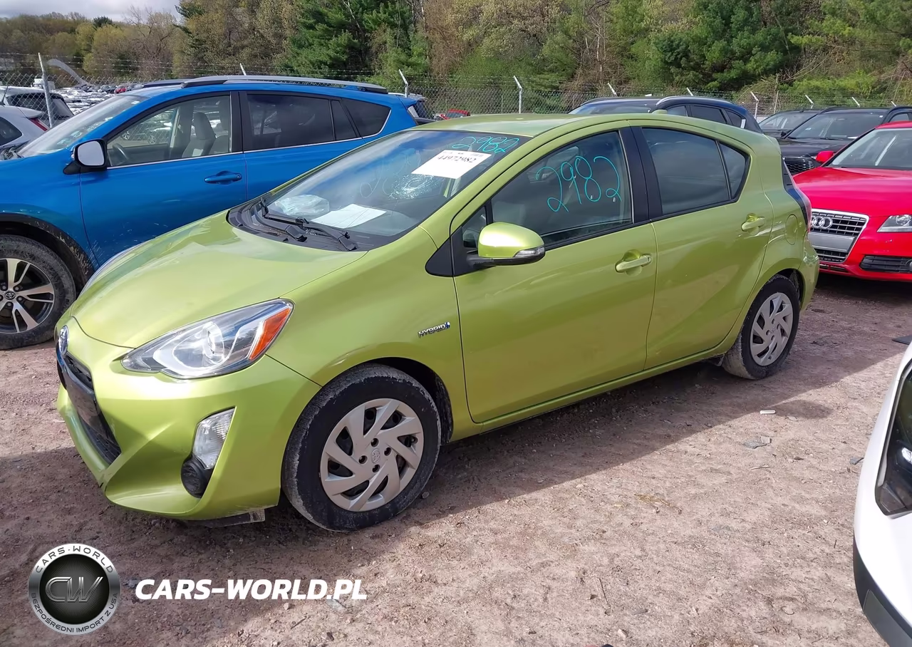 2015 Toyota Prius C Three VIN:JTDKDTB35F1089928 - 2