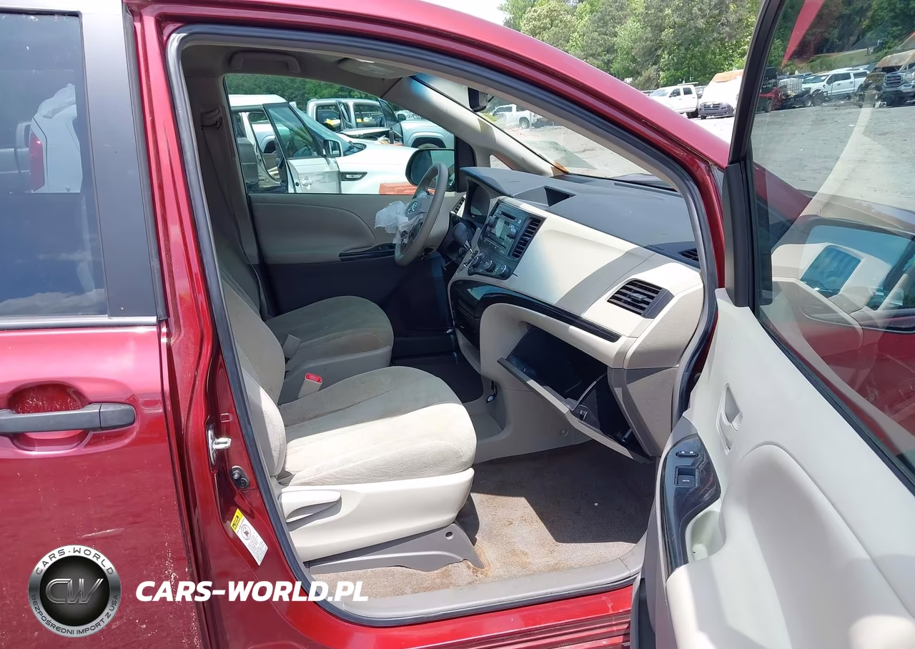 2011 Toyota Sienna Base V6 VIN:5TDZK3DC6BS147673 - 5