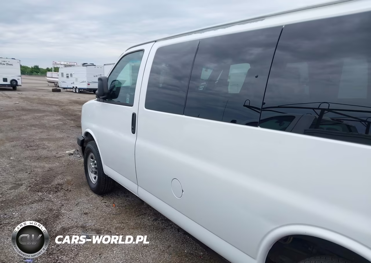 2015 Chevrolet Express 3500 Lt VIN:1GAZGYFG8F1280879 - 14