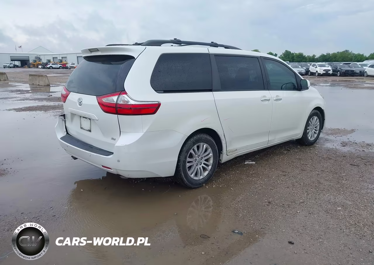2017 Toyota Sienna Xle 8 Passenger VIN:5TDYZ3DC0HS776037 - 4