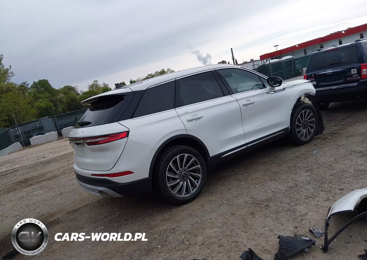 2023 Lincoln Corsair Reserve VIN:5LMCJ2DAXPUL23153 - 4