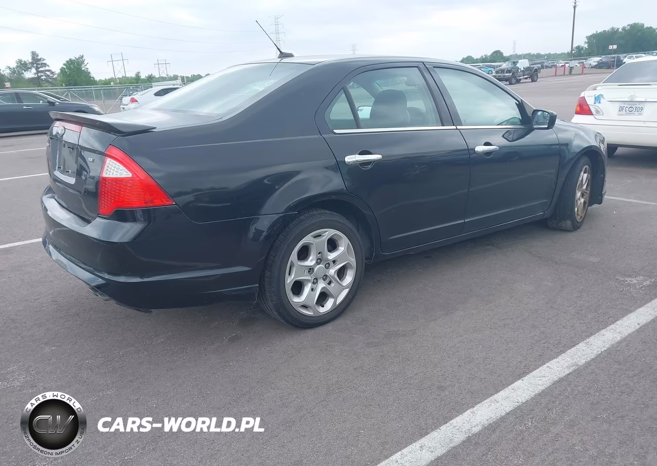 2010 Ford Fusion Se VIN:3FAHP0HA4AR427636 - 4
