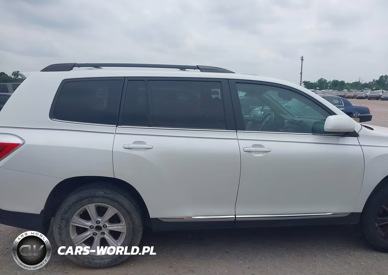 2011 Toyota Highlander Base V6 VIN:5TDBK3EH3BS076427 - 13