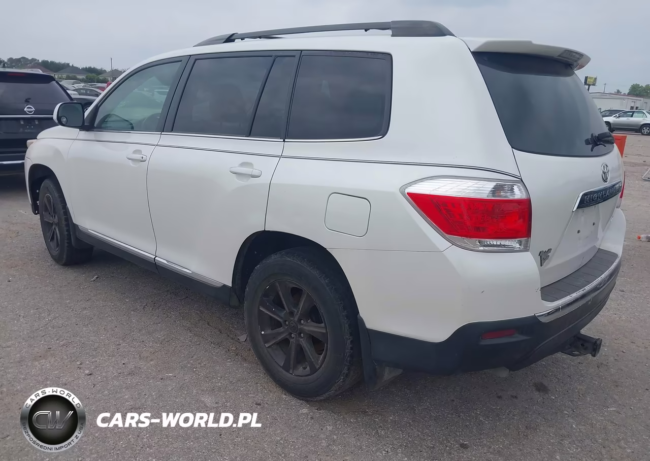 2011 Toyota Highlander Base V6 VIN:5TDBK3EH3BS076427 - 3