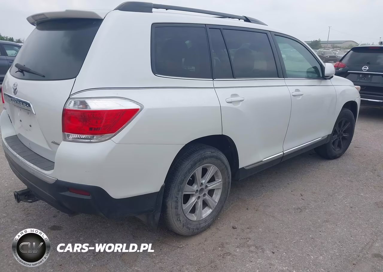 2011 Toyota Highlander Base V6 VIN:5TDBK3EH3BS076427 - 4