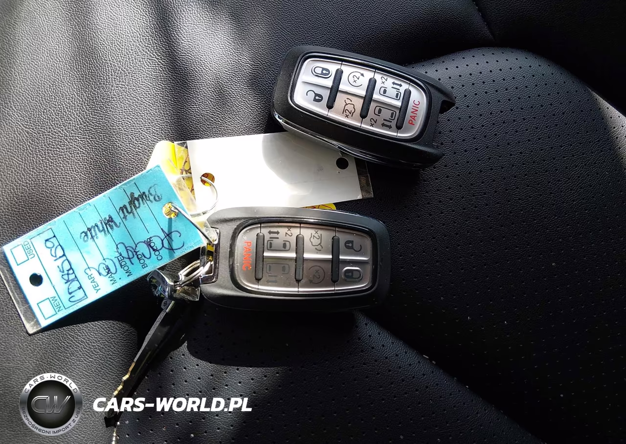 2024 Chrysler Pacifica Hybrid Select VIN:2C4RC1S73RR185159 - 11
