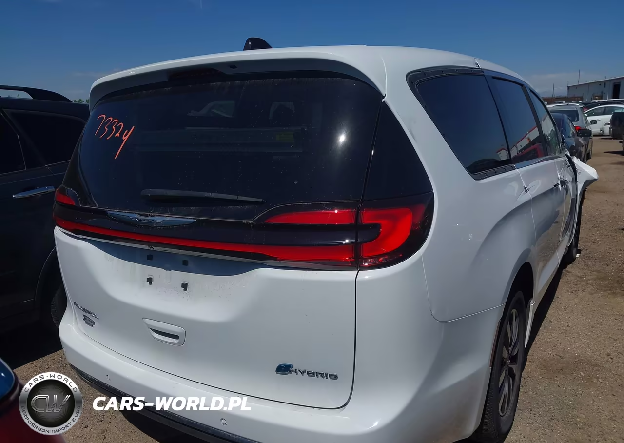 2024 Chrysler Pacifica Hybrid Select VIN:2C4RC1S73RR185159 - 16