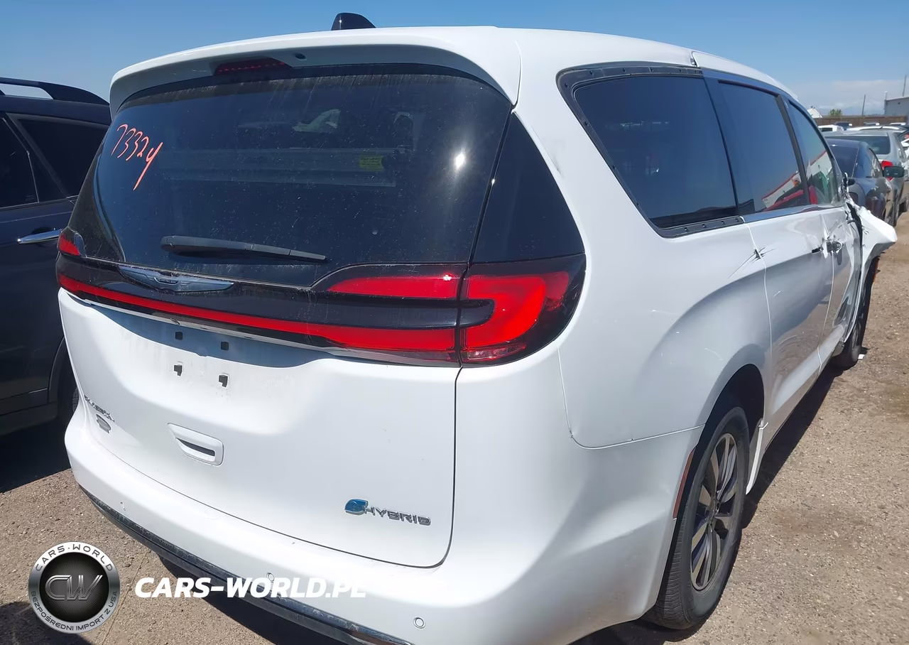 2024 Chrysler Pacifica Hybrid Select VIN:2C4RC1S73RR185159 - 4
