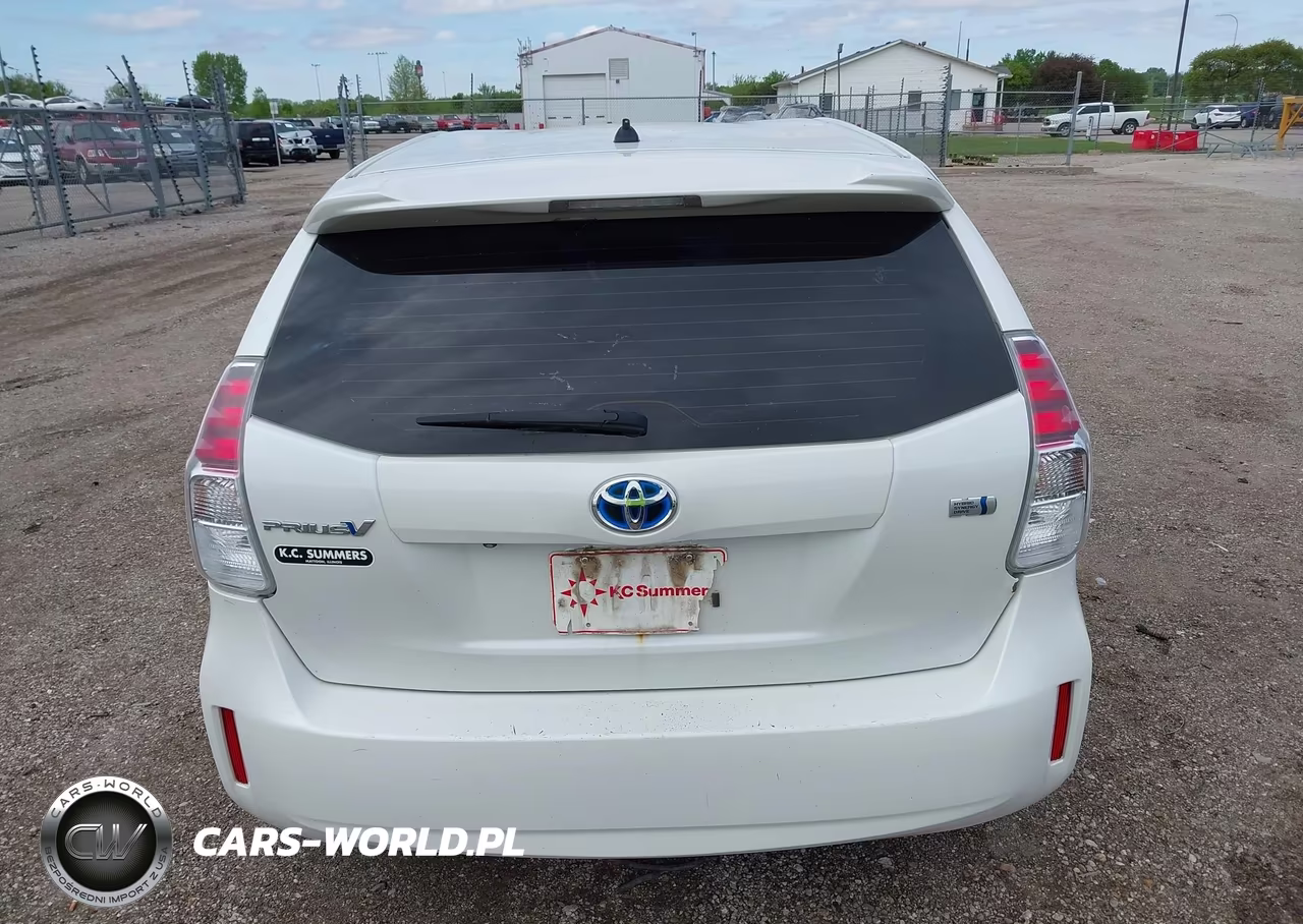 2015 Toyota Prius V Two VIN:JTDZN3EU6FJ037661 - 16