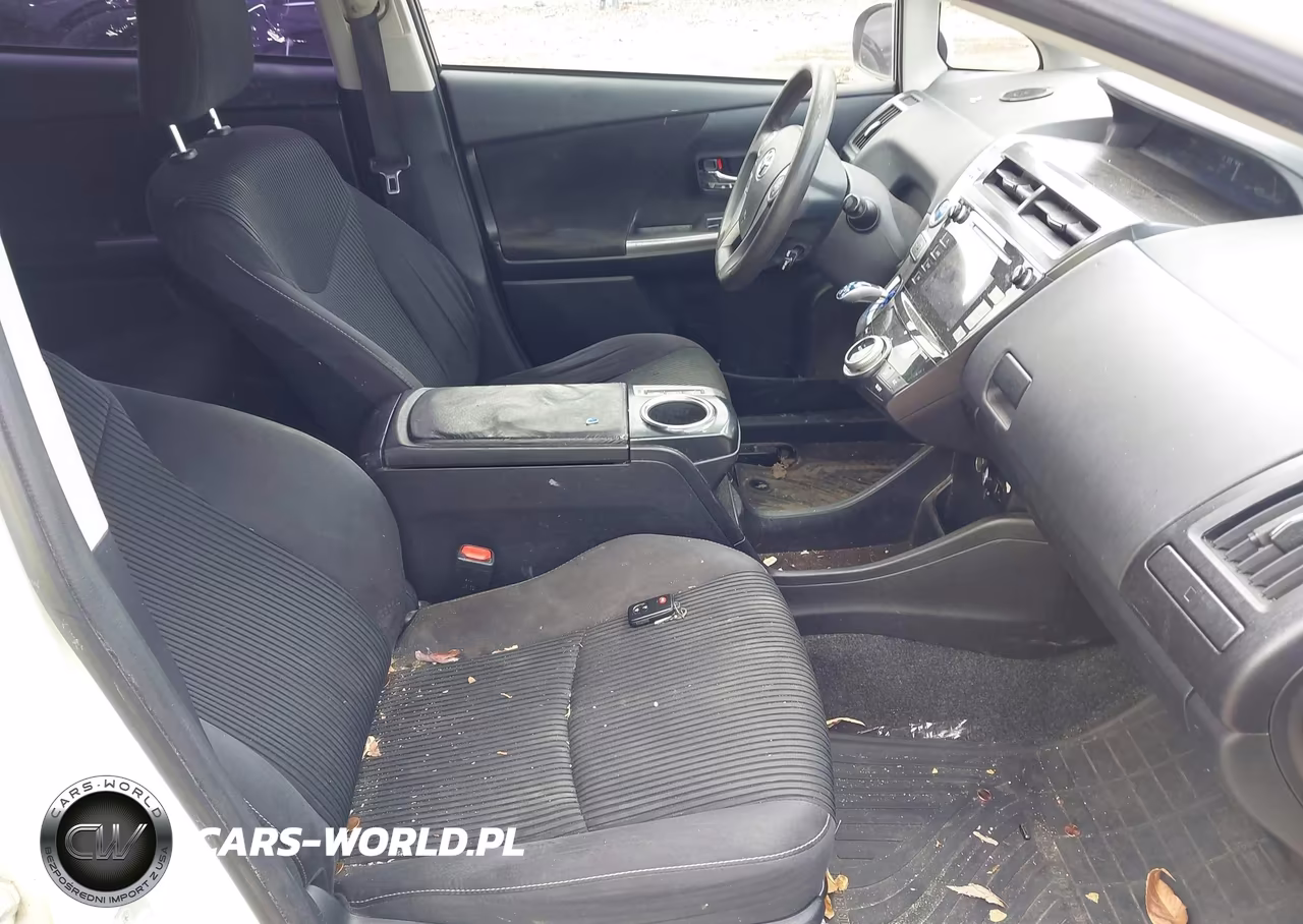 2015 Toyota Prius V Two VIN:JTDZN3EU6FJ037661 - 5