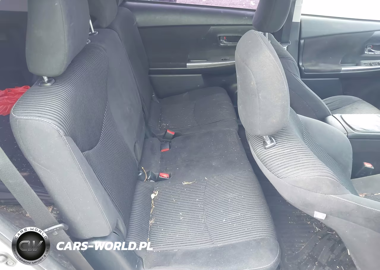 2015 Toyota Prius V Two VIN:JTDZN3EU6FJ037661 - 8