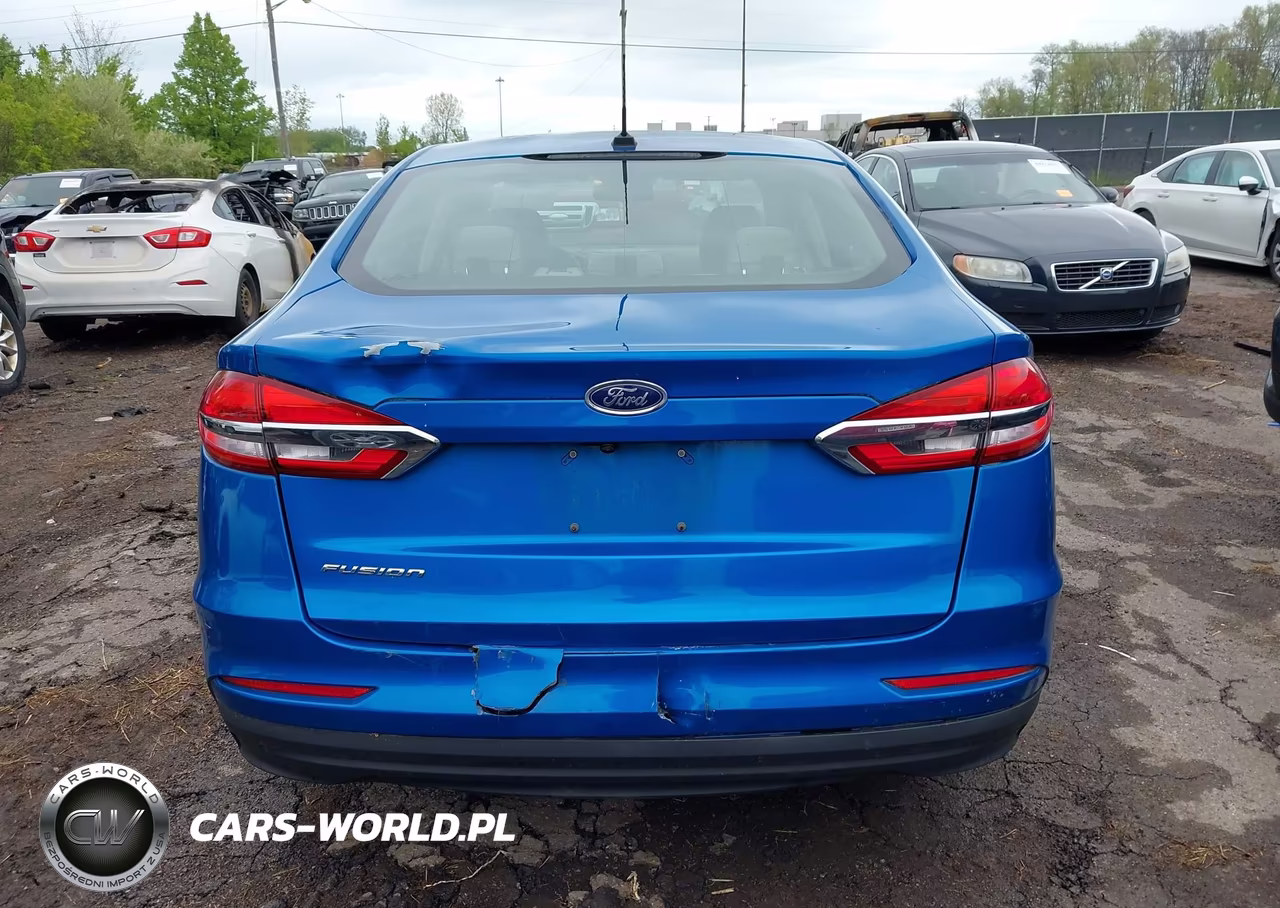 2019 Ford Fusion S VIN:3FA6P0G79KR276954 - 17