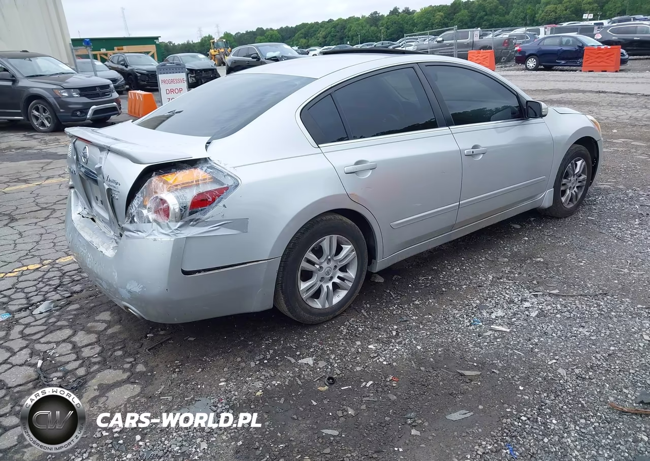 2011 Nissan Altima 2.5 S VIN:1N4AL2AP4BC137517 - 4