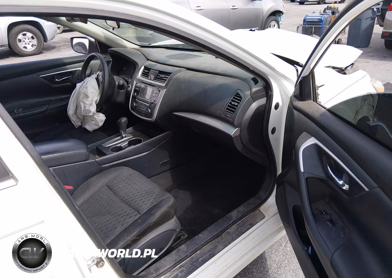 2017 Nissan Altima 2.5 VIN:1N4AL3AP9HC221802 - 5