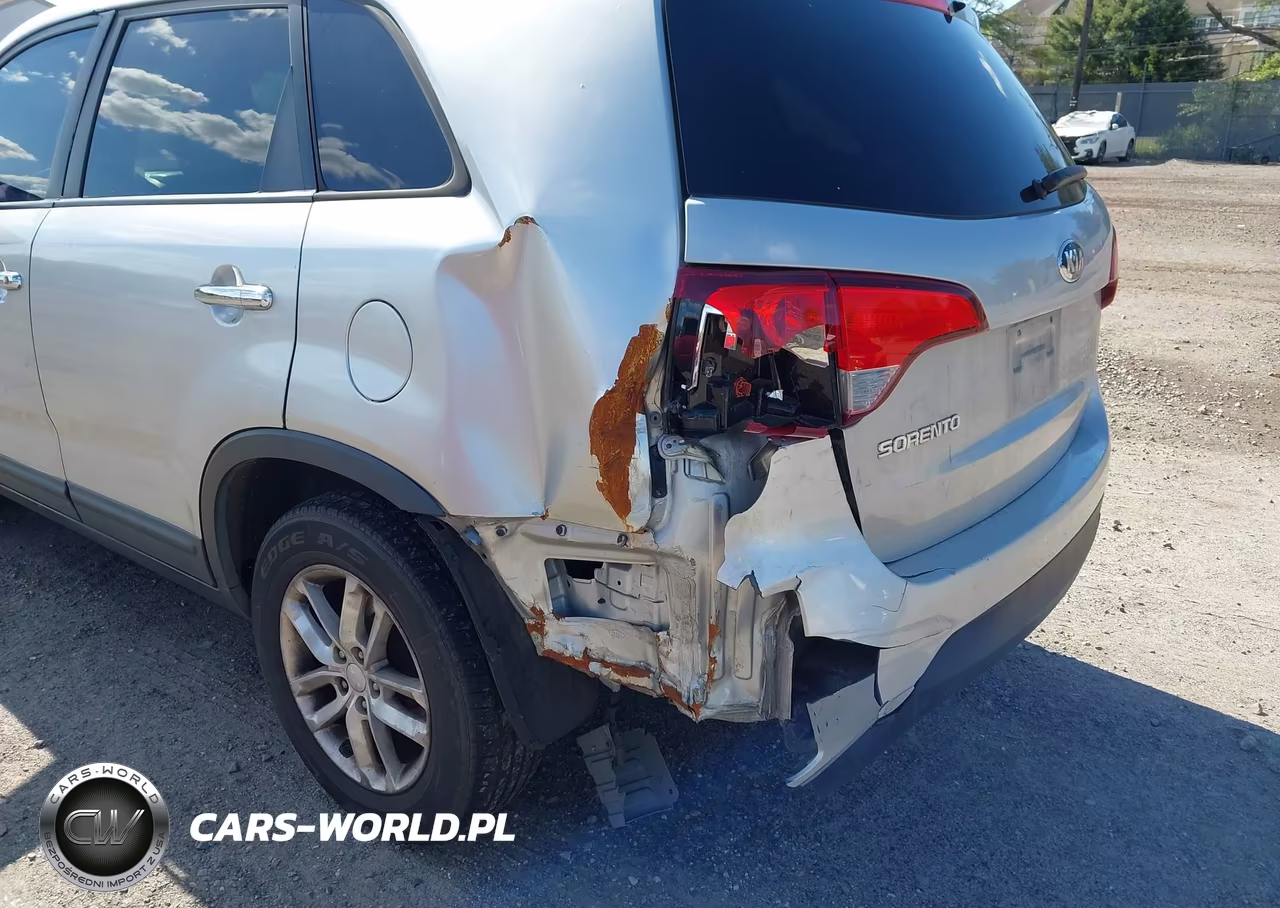 2015 Kia Sorento Lx V6 VIN:5XYKTDA7XFG606024 - 6