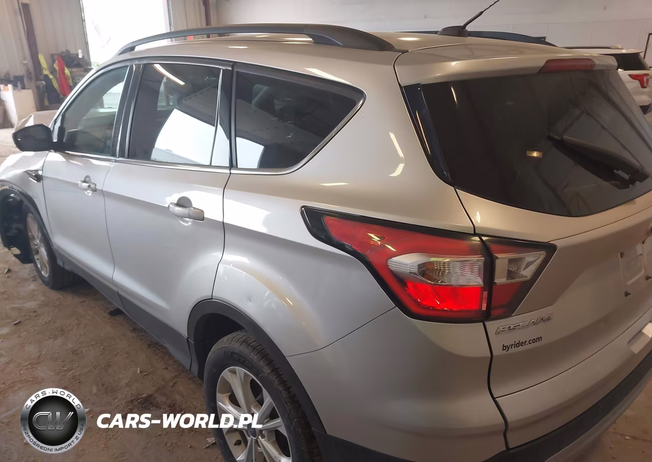 2017 Ford Escape Se VIN:1FMCU9G97HUD61946 - 3