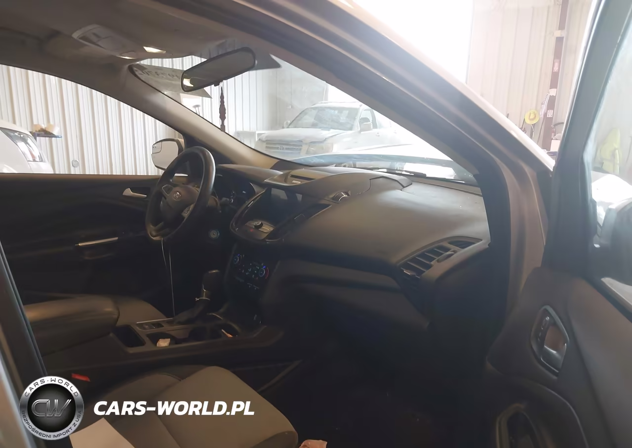 2017 Ford Escape Se VIN:1FMCU9G97HUD61946 - 5