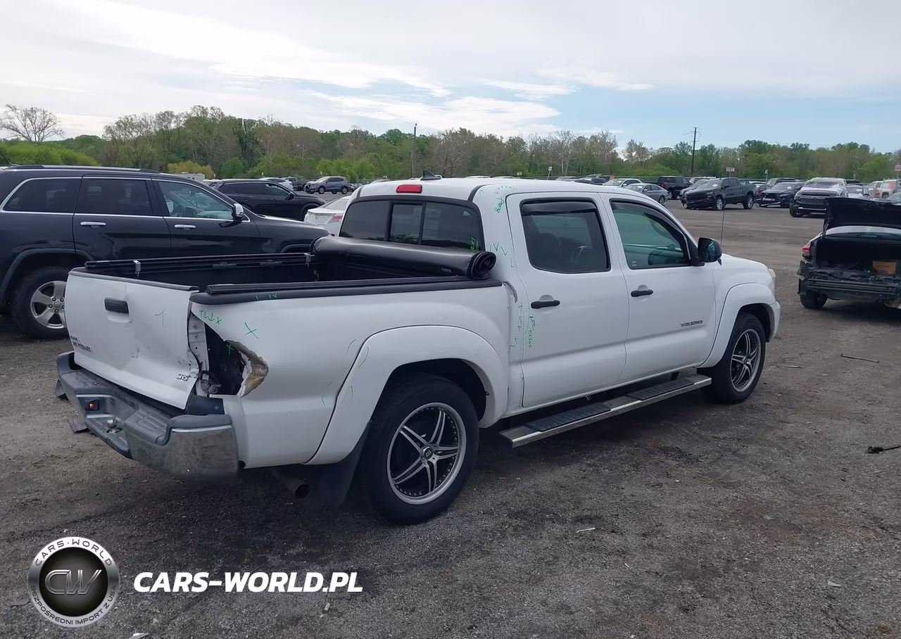 2014 Toyota Tacoma VIN:5TFJX4CN4EX046122 - 4