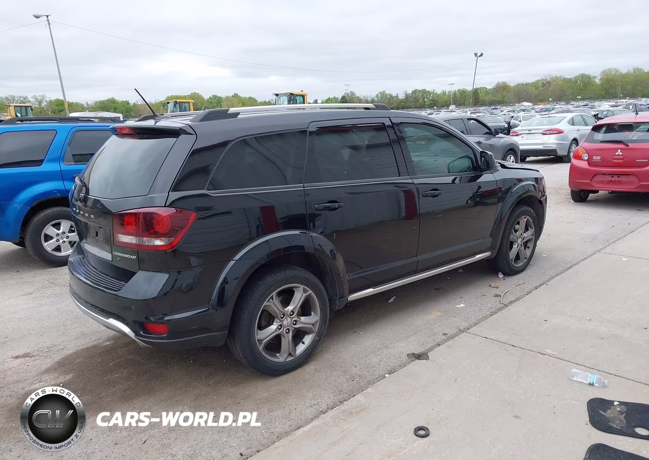 2017 Dodge Journey Crossroad Plus Awd VIN:3C4PDDGG6HT703923 - 4