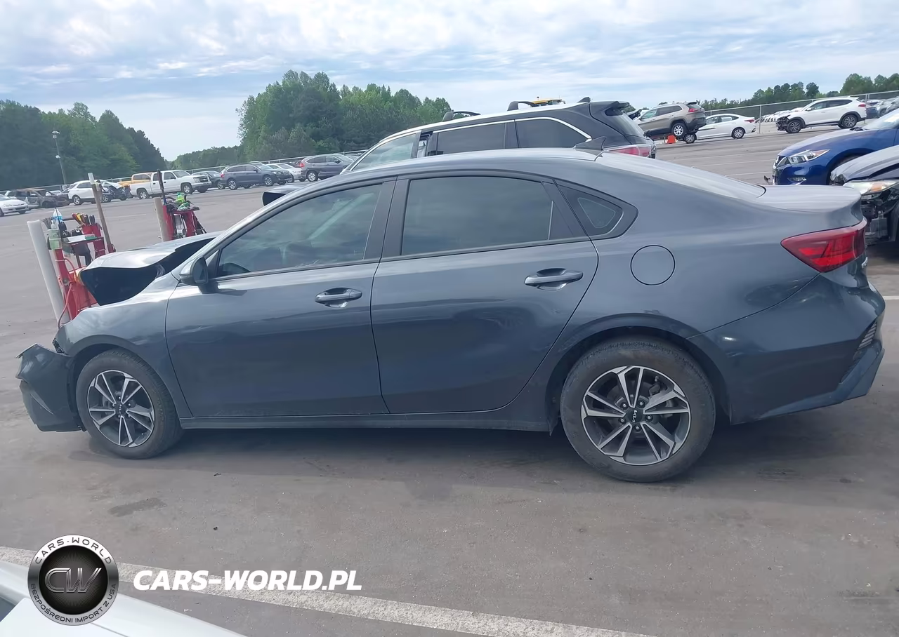 2024 Kia Forte Lxs VIN:3KPF24AD4RE742189 - 15