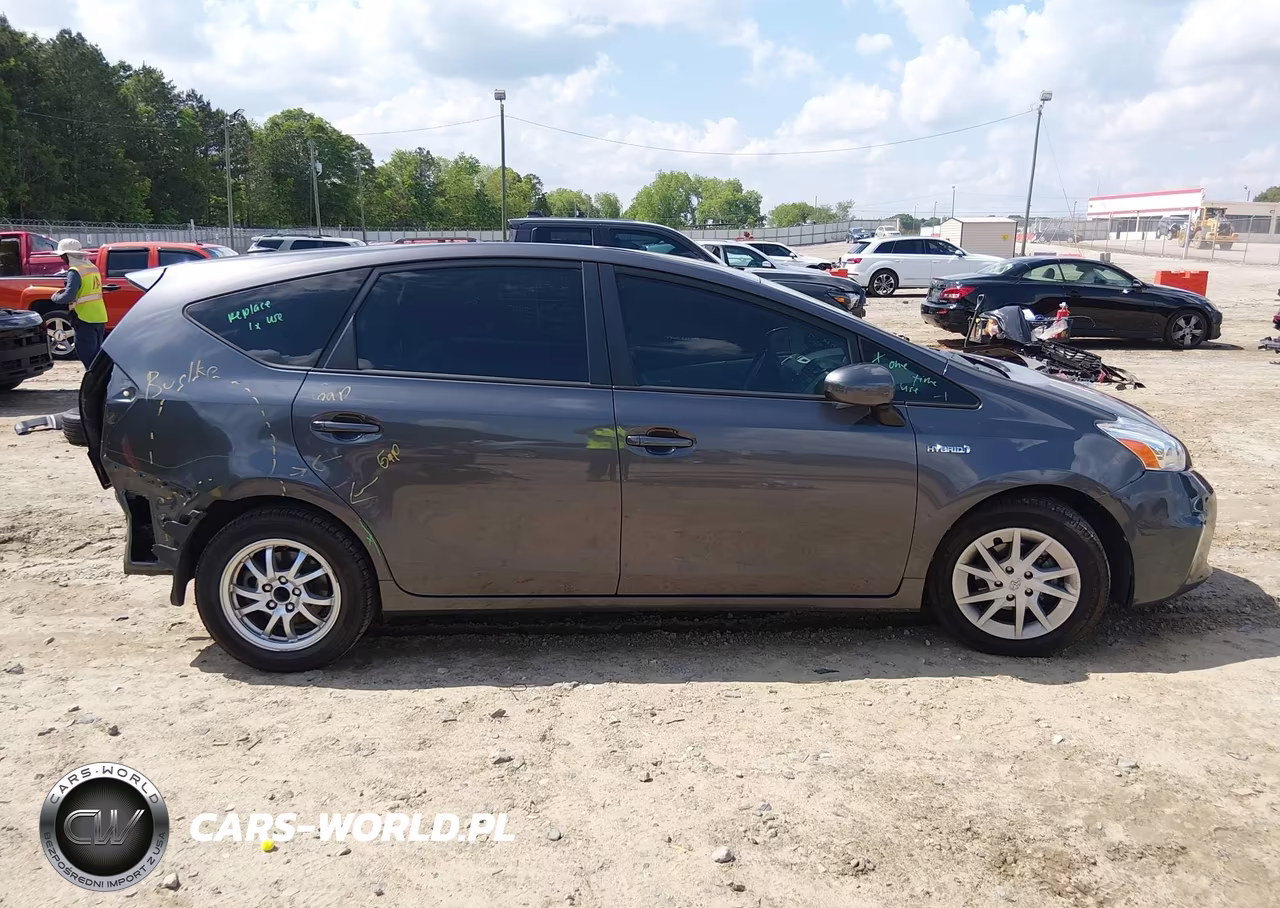 2014 Toyota Prius V Three VIN:JTDZN3EU2EJ004185 - 14