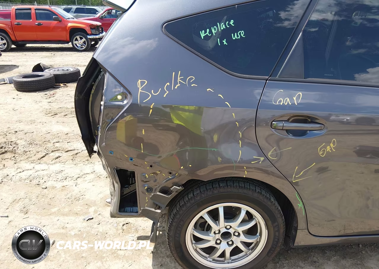 2014 Toyota Prius V Three VIN:JTDZN3EU2EJ004185 - 19