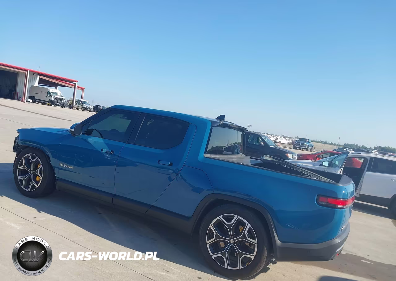 2022 Rivian R1T Launch Edition VIN:7FCTGAAL8NN002316 - 3