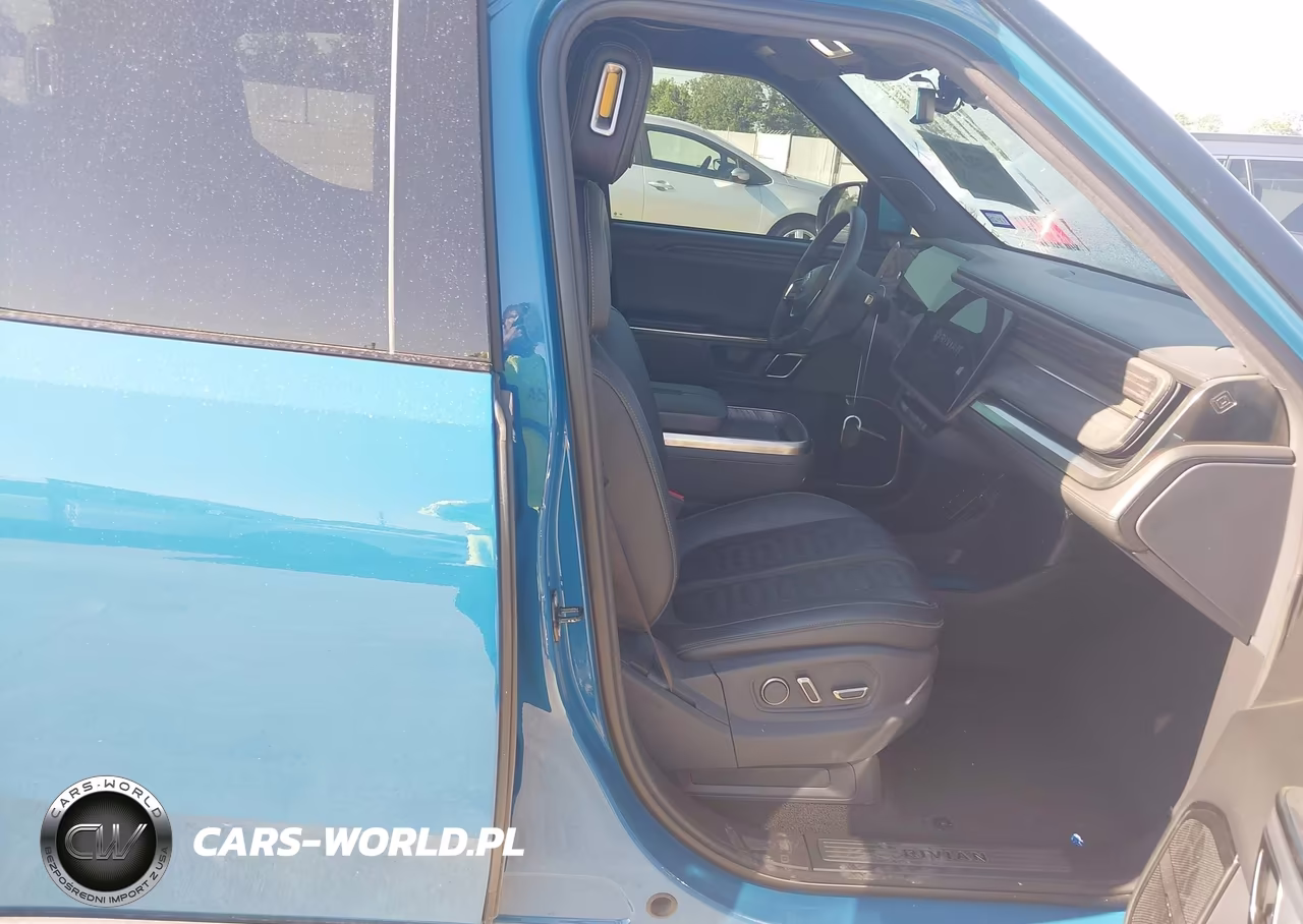 2022 Rivian R1T Launch Edition VIN:7FCTGAAL8NN002316 - 5