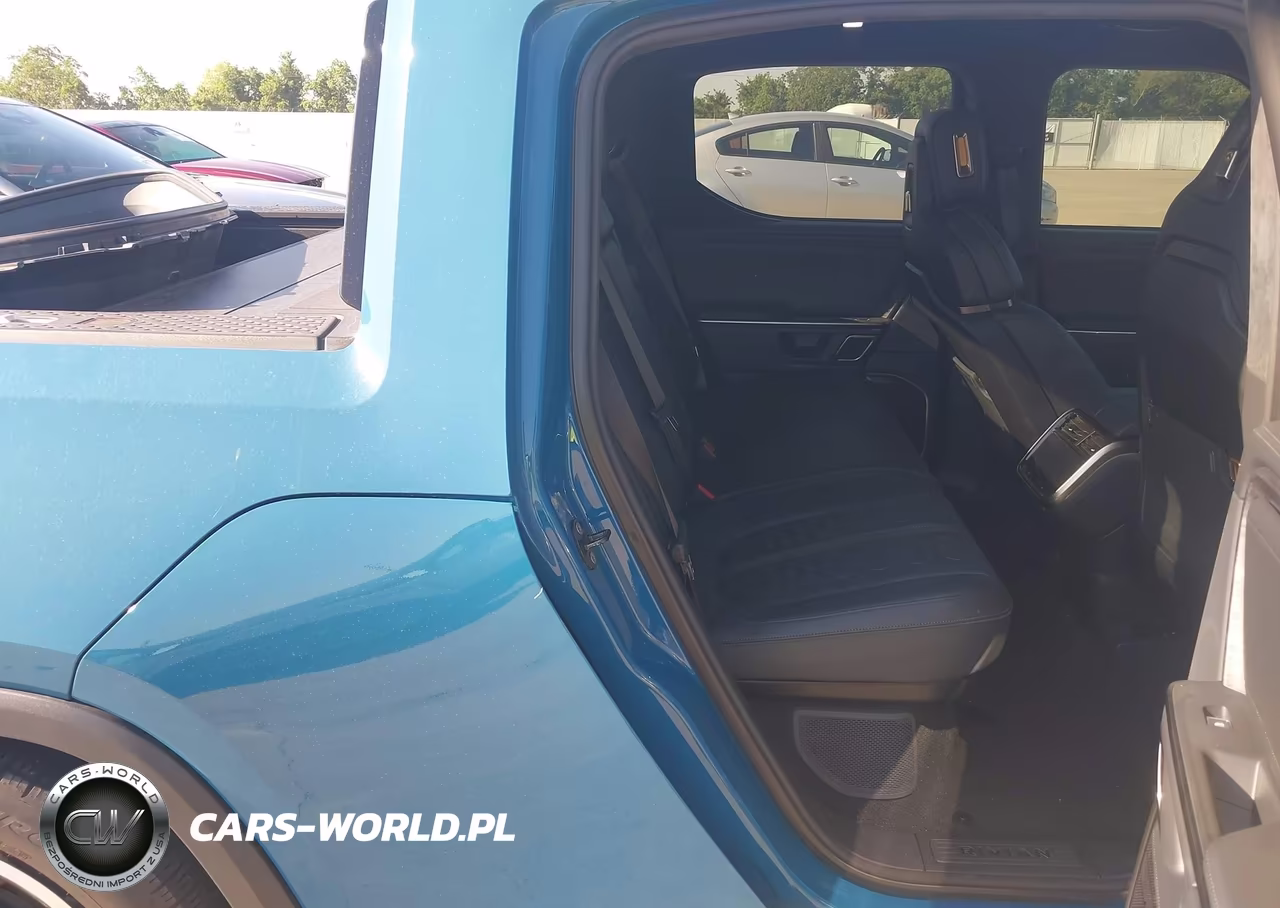 2022 Rivian R1T Launch Edition VIN:7FCTGAAL8NN002316 - 8
