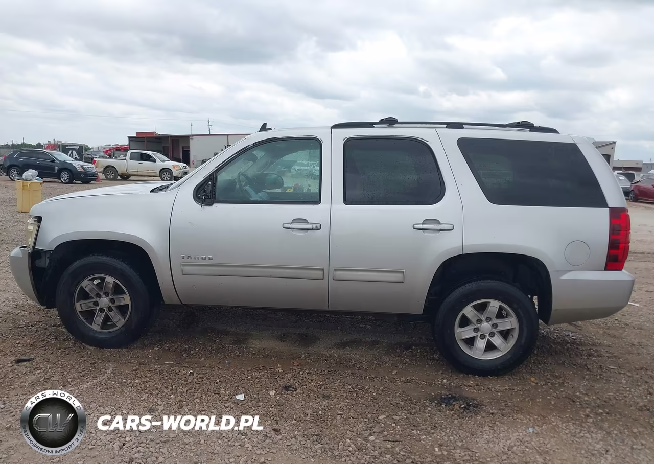 2011 Chevrolet Tahoe Ls VIN:1GNSCAE06BR151039 - 14