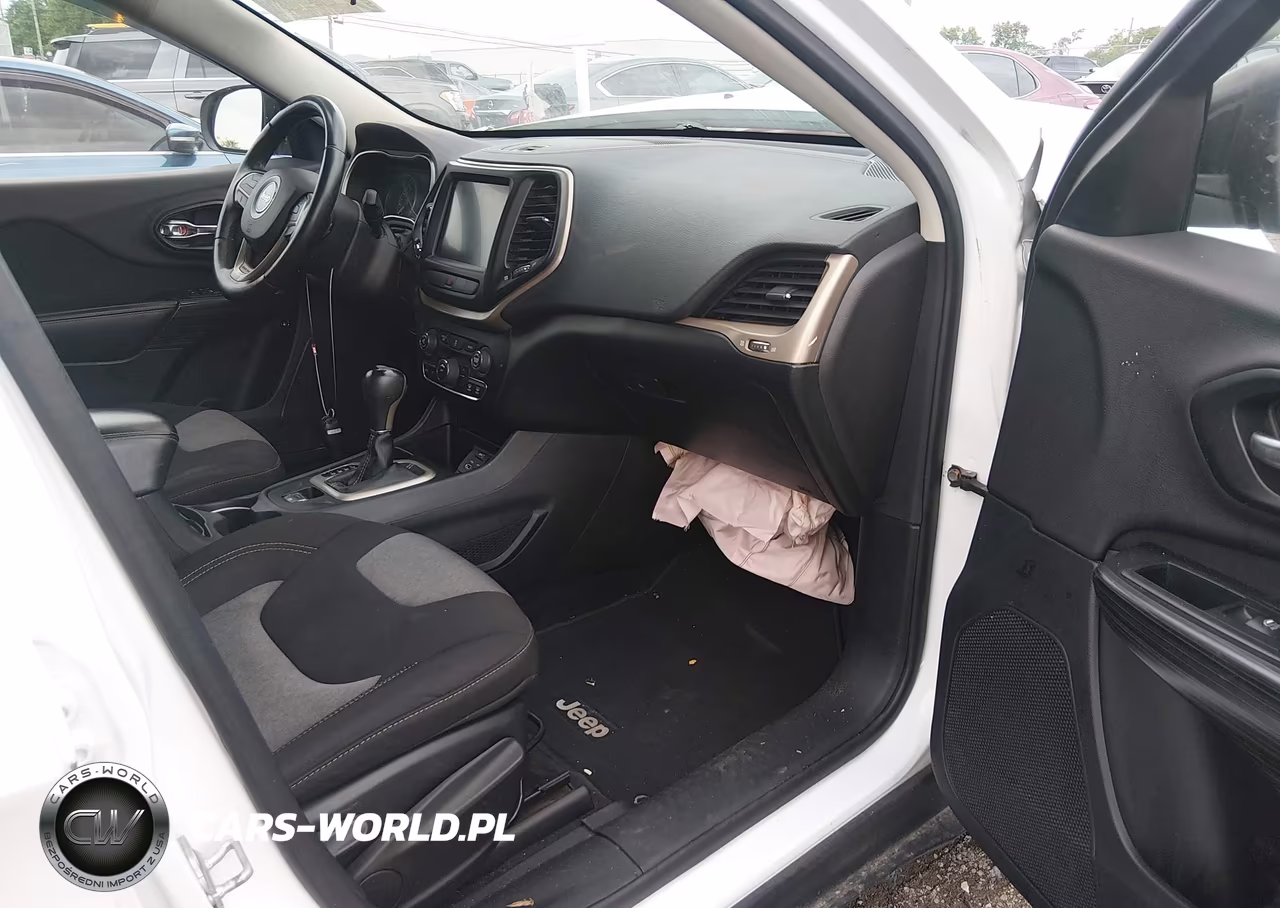 2014 Jeep Cherokee Latitude VIN:1C4PJLCS7EW115452 - 5