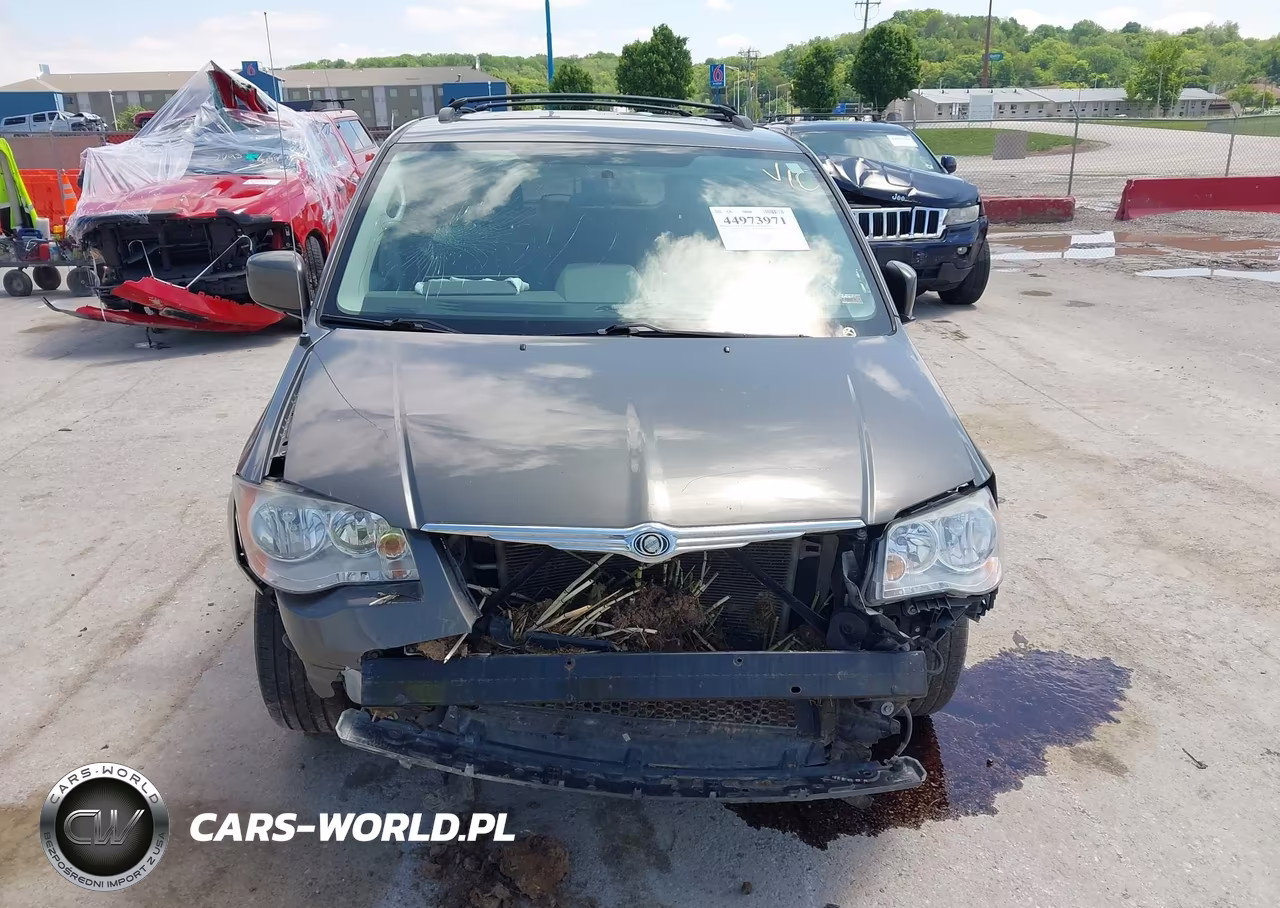 2010 Chrysler Town & Country Touring VIN:2A4RR5D14AR300378 - 13