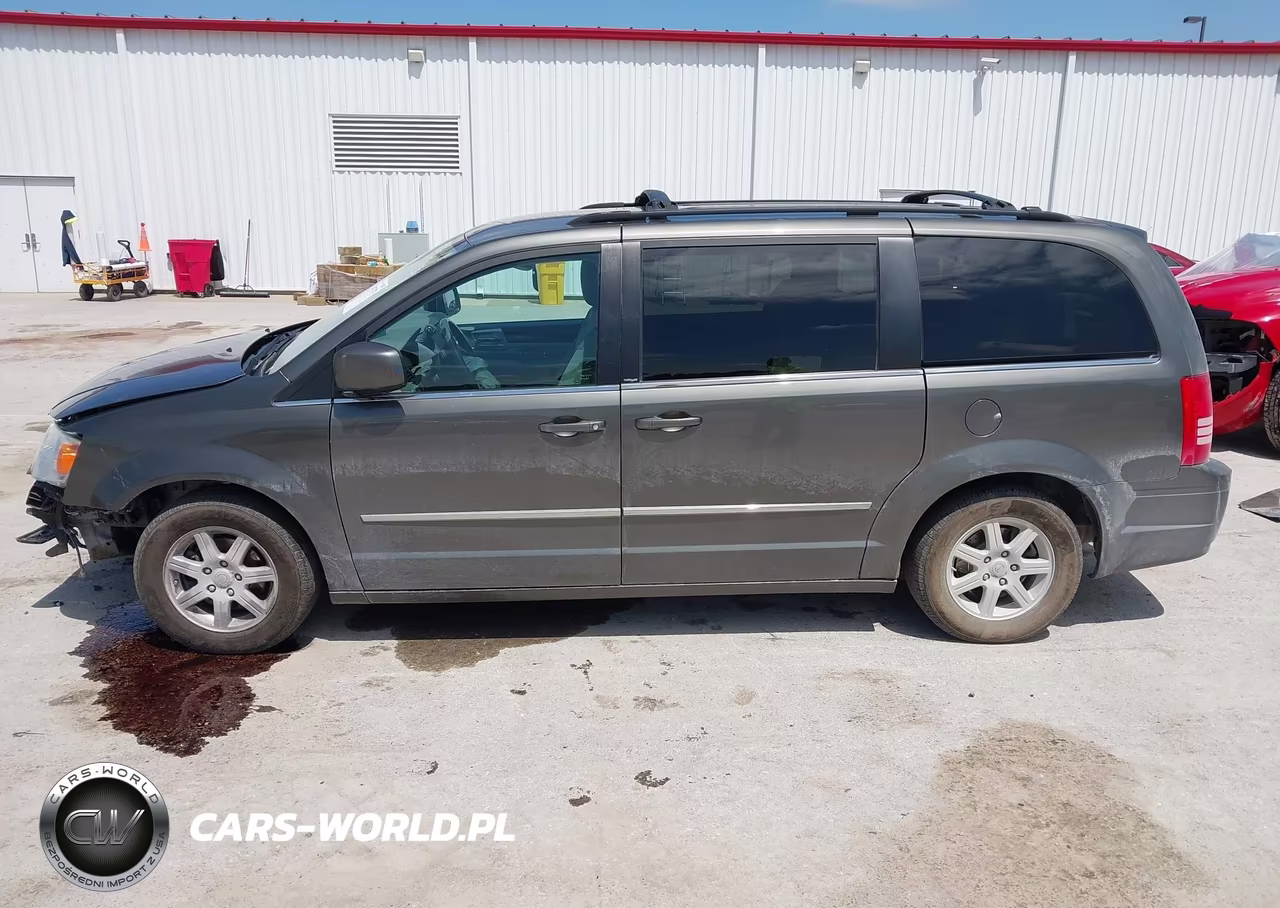 2010 Chrysler Town & Country Touring VIN:2A4RR5D14AR300378 - 15